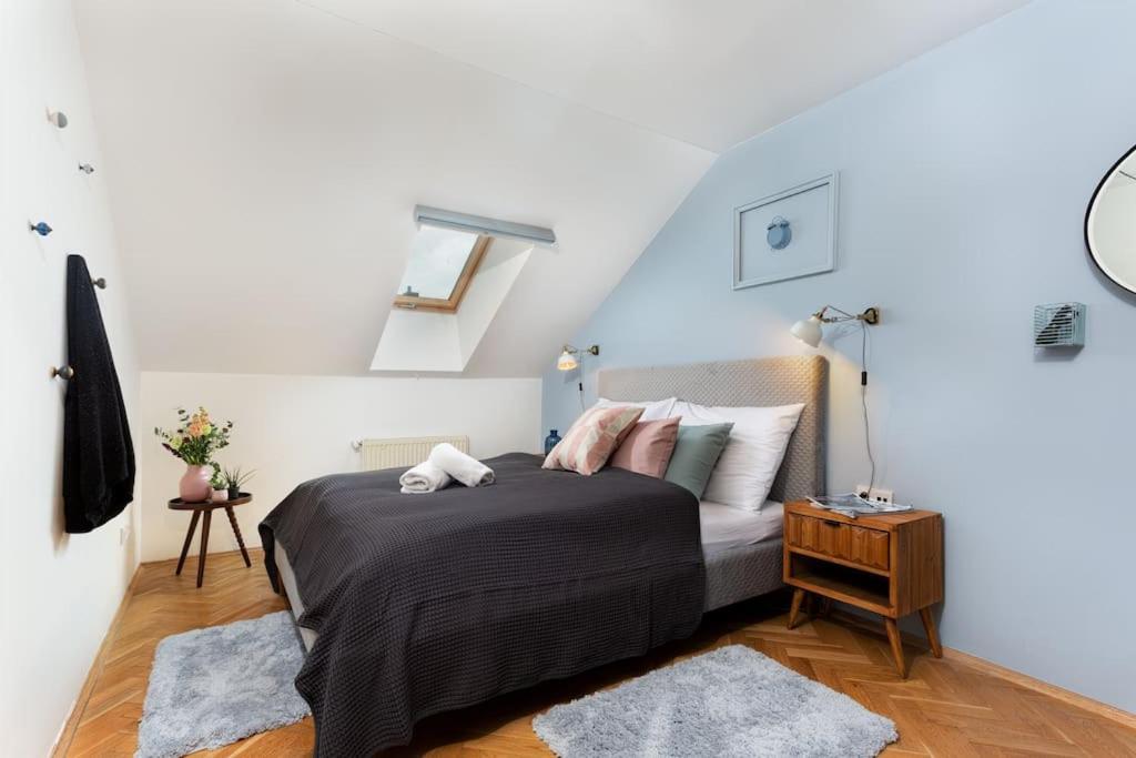 Ferienwohnung Utulny Apartman Blizko Centra Prahy Prag Exterior foto